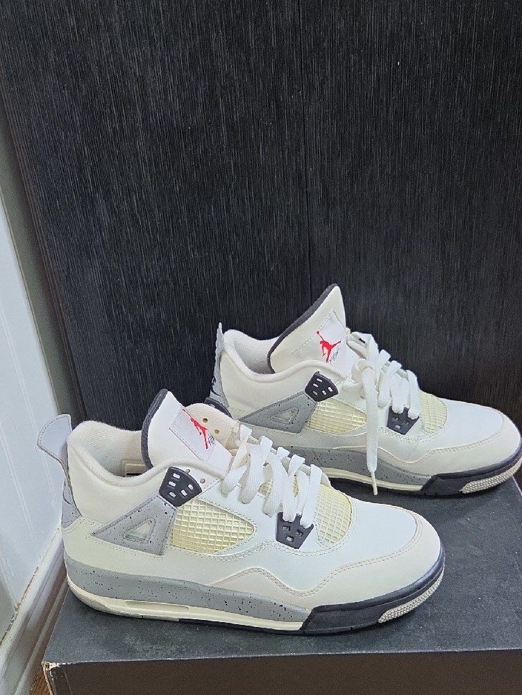 Air Jordan 4 Retro White Cement